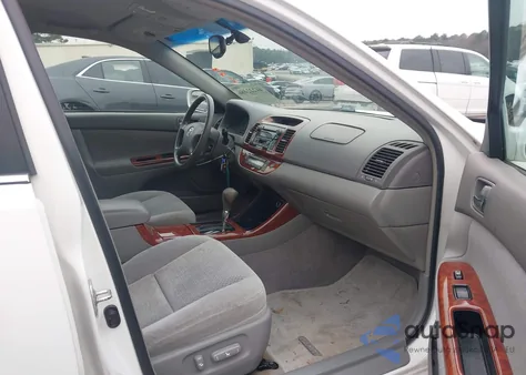 2004 Toyota Camry Le/Xle/Se из США, поврежденный, VIN 4T1BE30KX4U352929